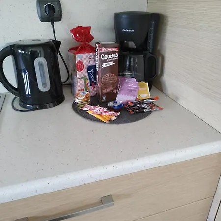 Nest & Parking יאליסוס