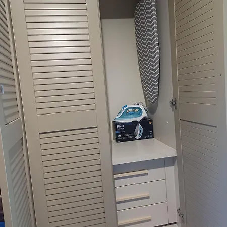 Nest & Parking יאליסוס